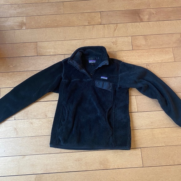 Patagonia Black Fleece Pullover - Picture 2 of 3